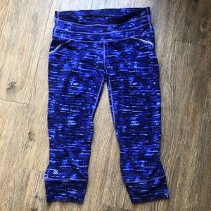 Athleta Paint Bucket Relay Capri Leggings
